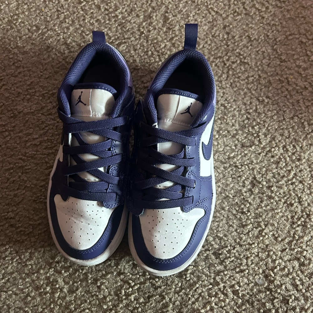 Nike Kids Sneakers in Purple and White